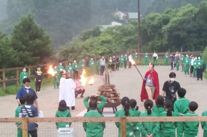 キャンプファイヤー